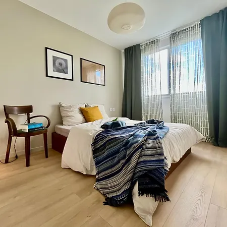Appartement Chez Az-t3-grange Blanche-proche Metro